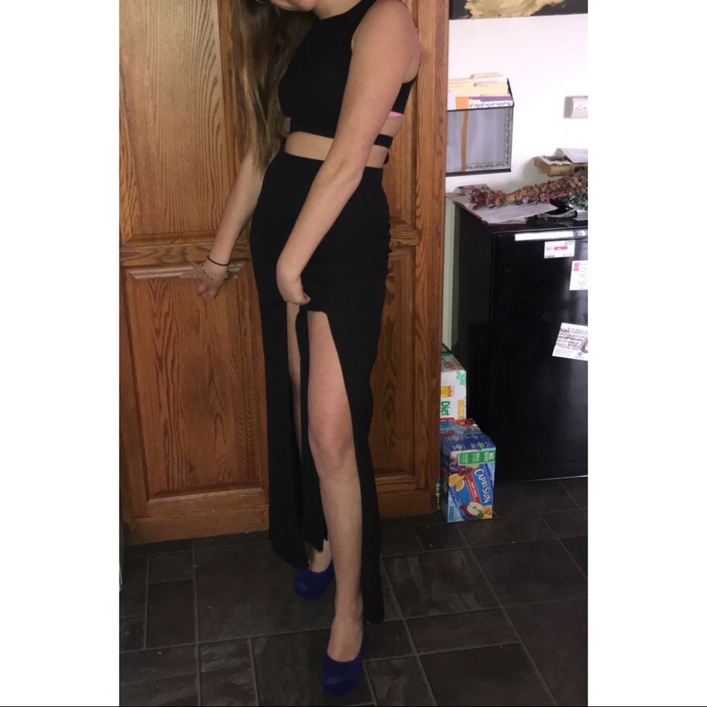 🖤 Prom Dress 🖤 - Picture 3 of 4
